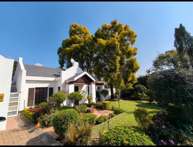 2 BEDROOM TOWNHOUSE FOR SALE IN PROTEA PARK